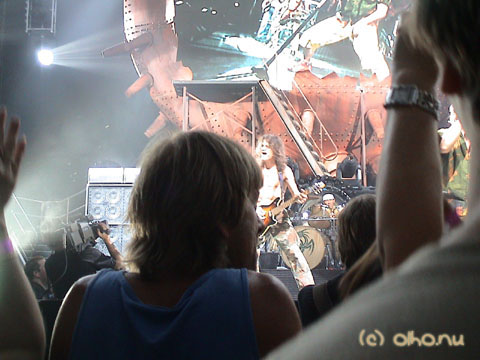 The band hits the stage - © Olho Nu