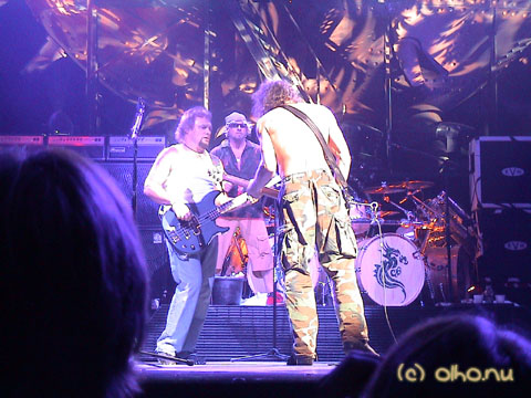 Van Halen is playing solid... and together ! - © Olho Nu