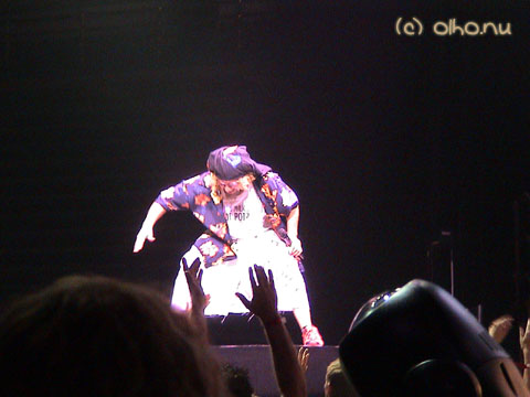 Sammy takes time with the fans - © Olho Nu